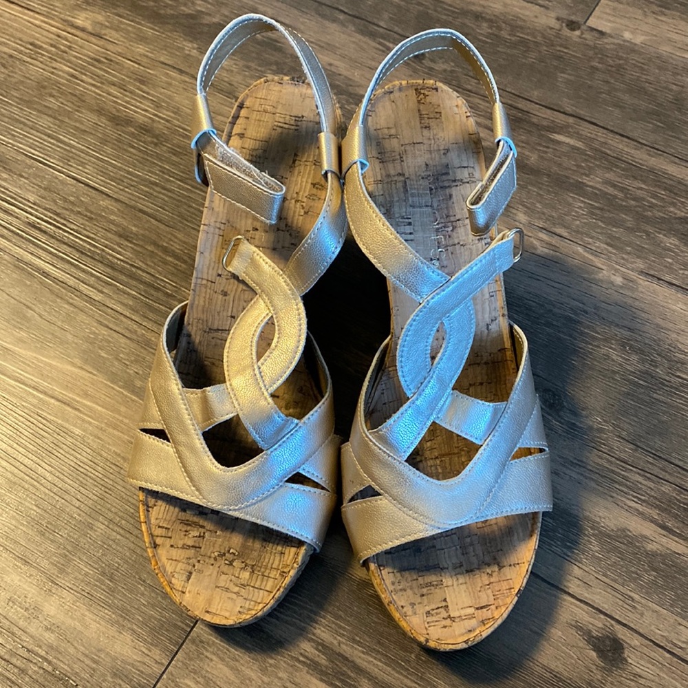 Gold wedges - Aerosoles